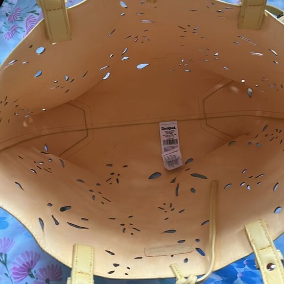 Desigual Handbag with Large Cosmetic Bag - Yellow Monstera Cutout - Picture 6 of 16